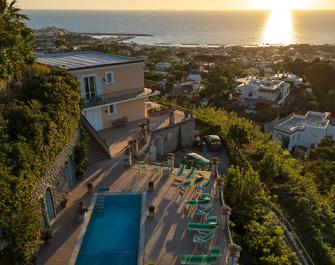 poggiodelsoleischia it come-raggiungerci 007